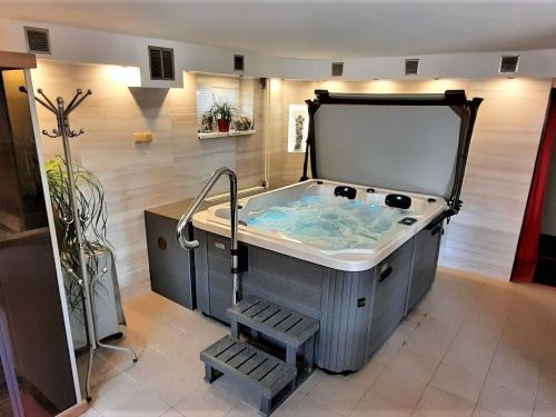 Vířivka XENA v domácím wellness