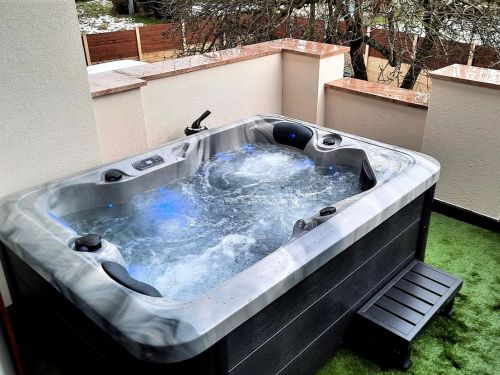 Vířivka MIRA Bohumín